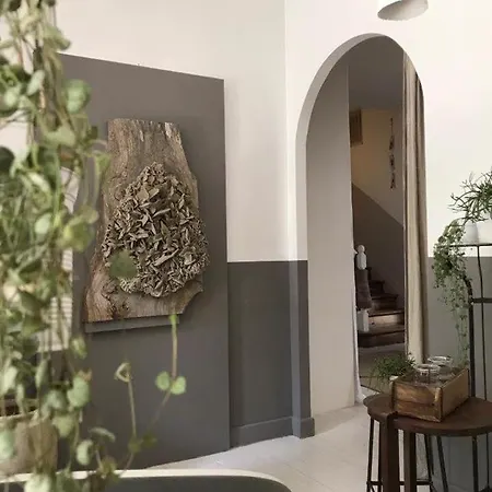 Bed & Breakfast La Maison Sur La Place *