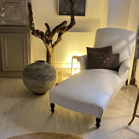La Maison Sur La Place 3* Penne-dʼAgenais
