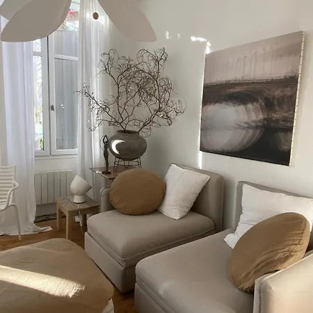 La Maison Sur La Place 3* Penne-dʼAgenais
