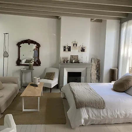 Bed and breakfast La Maison Sur La Place 3*
