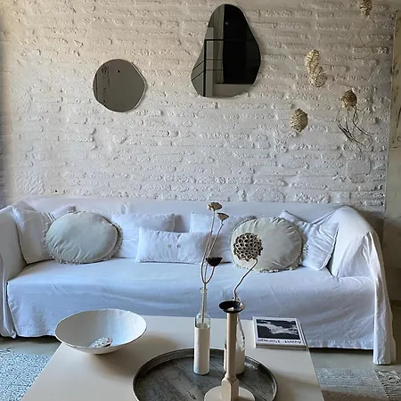 La Maison Sur La Place 3*