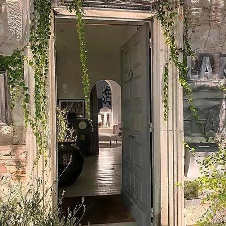 La Maison Sur La Place Nocleg ze śniadaniem