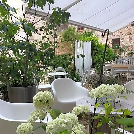 La Maison Sur La Place Nocleg ze śniadaniem Penne-dʼAgenais