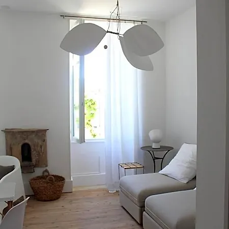 Bed and breakfast La Maison Sur La Place 3*