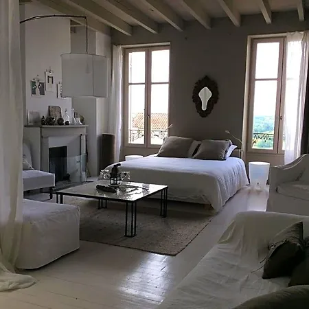 La Maison Sur La Place 3* Penne-dʼAgenais