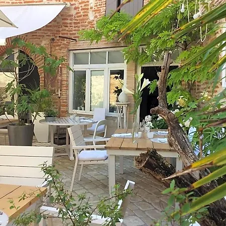 La Maison Sur La Place Penne-dʼAgenais
