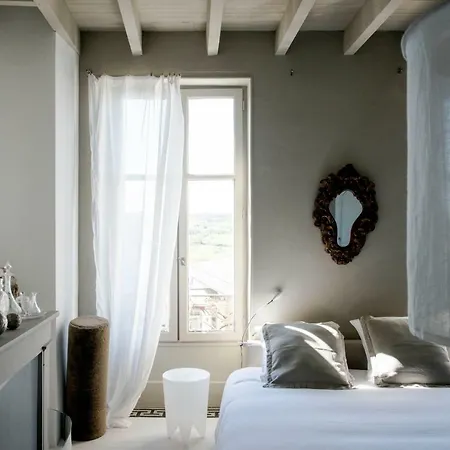 Nocleg ze śniadaniem La Maison Sur La Place 3*