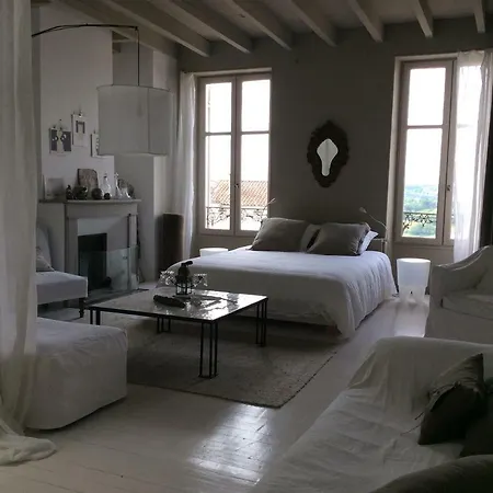 Bed & Breakfast La Maison Sur La Place Penne-d'Agenais