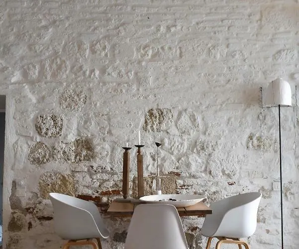 La Maison Sur La Place 3* Penne-dʼAgenais